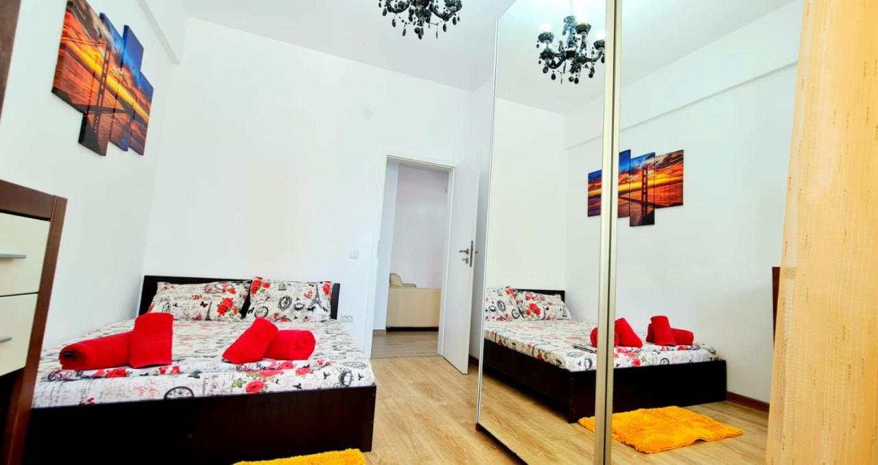 Red Accommodation Near Palas Mall Iasi Exteriör bild